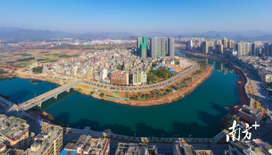 城市擴(kuò)容。曾亮超 攝