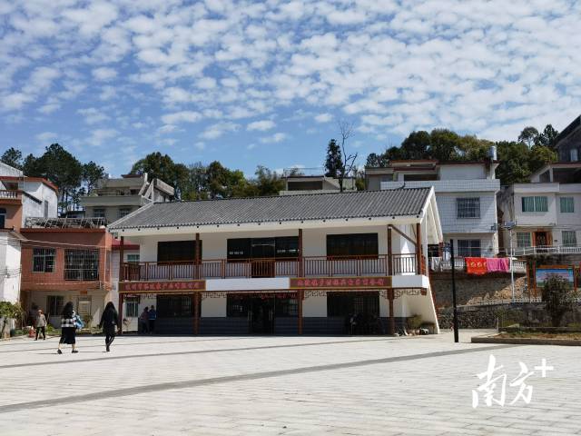 九陂鎮(zhèn)鄉(xiāng)村振興電子商務(wù)館。