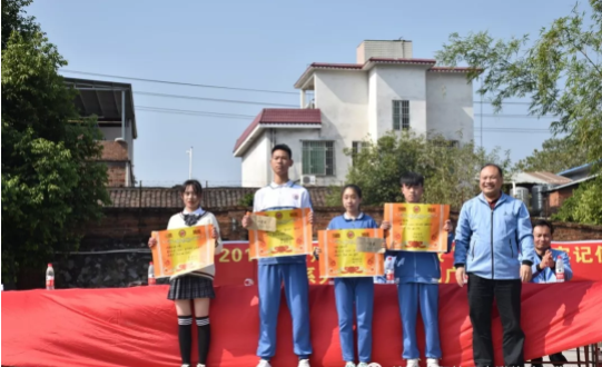 連州市職業(yè)技術學校、連州技工學校舉辦2019年廣播操比賽811.png